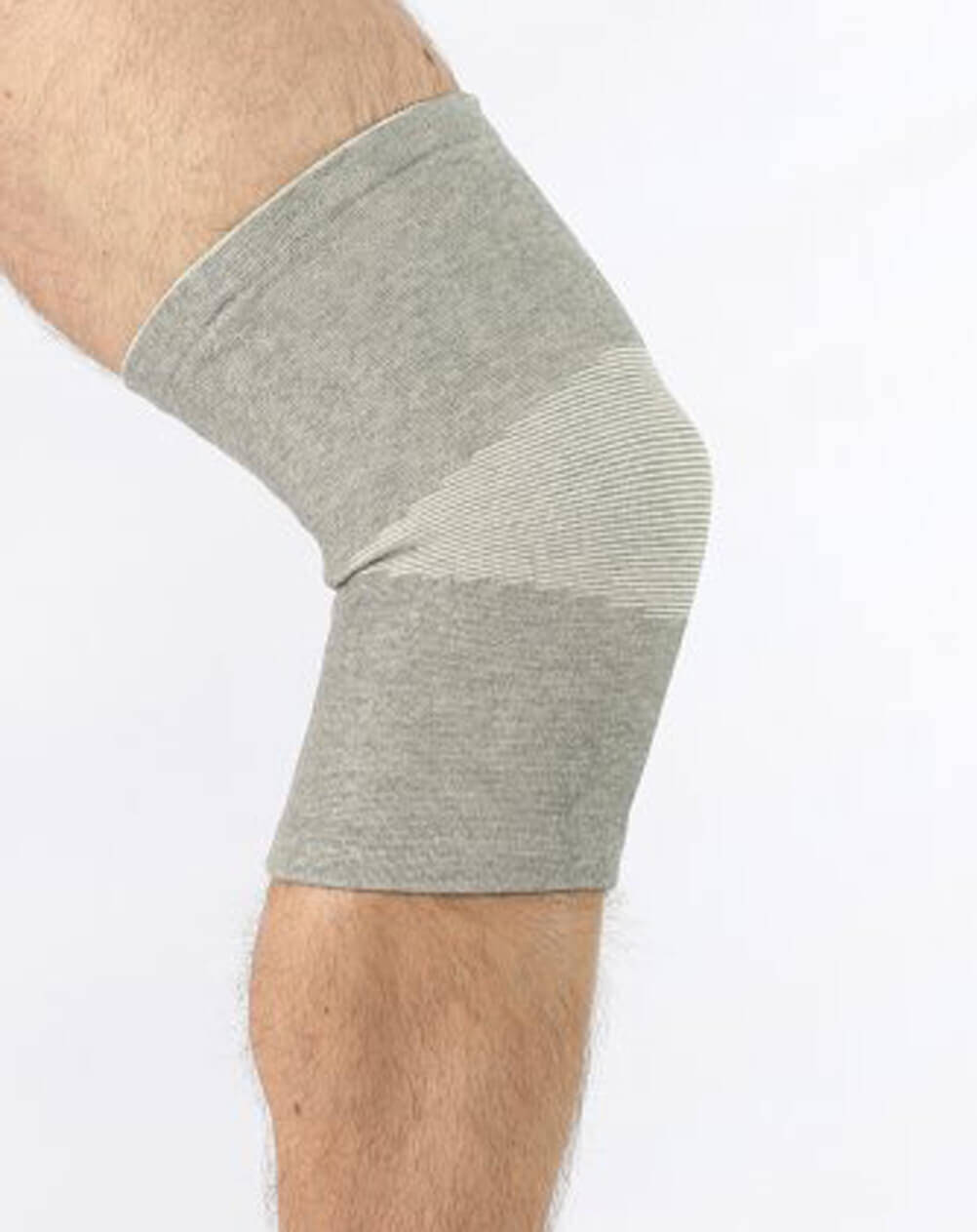 Kniebandage aus Bambusviskose, atmungsaktiv und stabilisierend am Knie für zuverlässigen Halt und Komfort