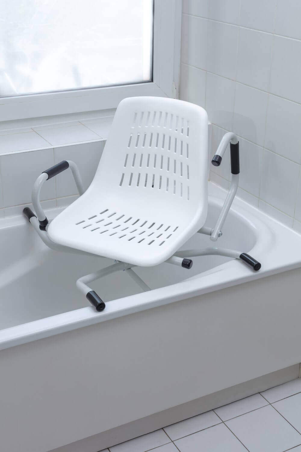 Badewannensitz drehbar Atlantis IV 360° mit Armlehnen – stabiler Badesitz für sicheren Halt und einfachen Einstieg in die Badewanne