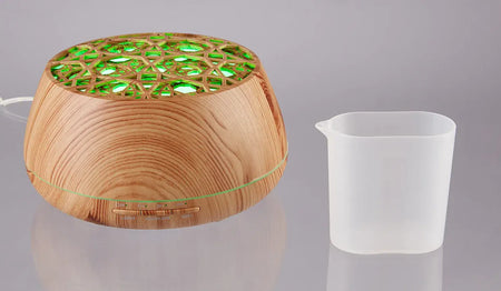 LED Aroma Bluetooth Speaker Aromadiffusor in Holzoptik mit grünem LED-Licht, Duftdiffusor mit Messbecher