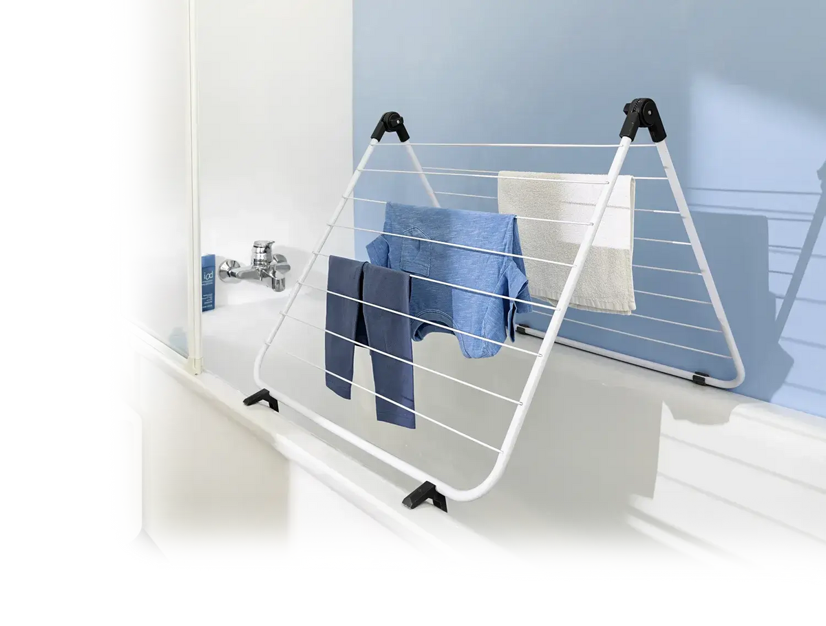 faltbarer Wäscheständer Edelstahl platzsparend auf Badewanne, stabiler klappbarer Wäschetrockner mit Handtüchern und Kleidung