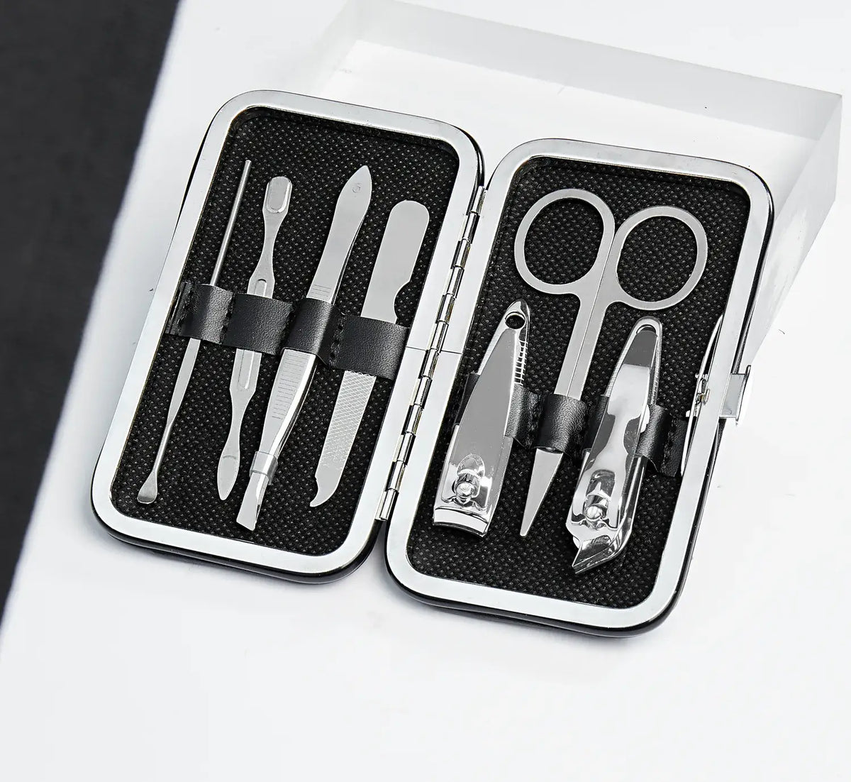 Manikür Set 7-teilig im kompakten Etui mit Schere, Feile, Nagelknipsern und Pinzette – ideal für unterwegs