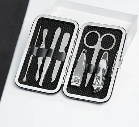 Manikür Set 7-teilig im kompakten Etui mit Schere, Feile, Nagelknipsern und Pinzette – ideal für unterwegs