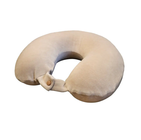 Nackenhörnchen Memory Schaum – orthopädisches Reisekissen in Beige mit Druckknopf, ergonomische Nacken- und Schulterstütze