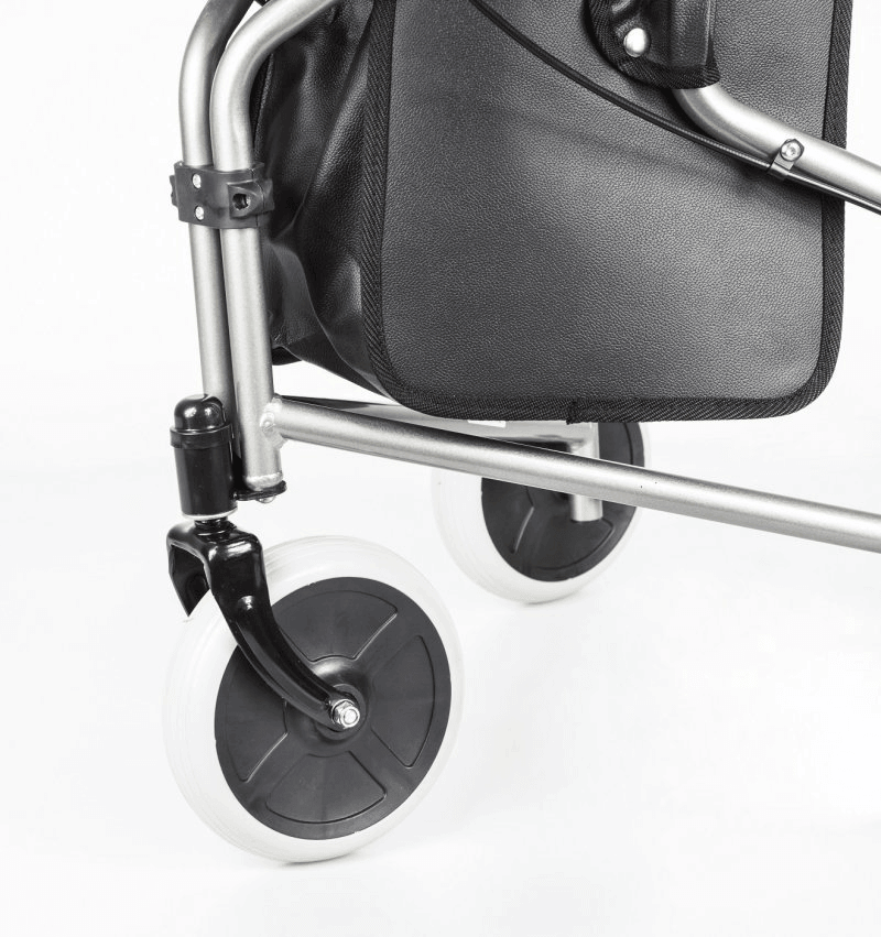 Dreirad Rollator aus Aluminium – Detail der 8-Zoll-Räder und Einkaufstasche, leicht & wendig für sicheren Alltag