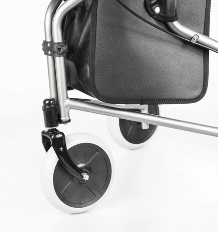 Dreirad Rollator aus Aluminium – Detail der 8-Zoll-Räder und Einkaufstasche, leicht & wendig für sicheren Alltag