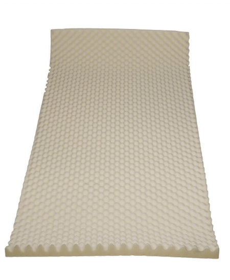 Matratzenauflage aus Noppenschaum als druckentlastender Topper für mehr Liegekomfort