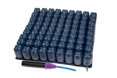 Pneumatisches Sitzkissen Anti-Dekubitus mit Luftkammern zur Druckentlastung, inkl. Handpumpe, für Rollstuhl und Stuhl