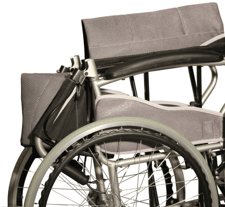 Ultraleichter Rollstuhl aus Aluminium, faltbar – Detailansicht Sitz, Rückenlehne und Hinterrad, kompakt und stabil