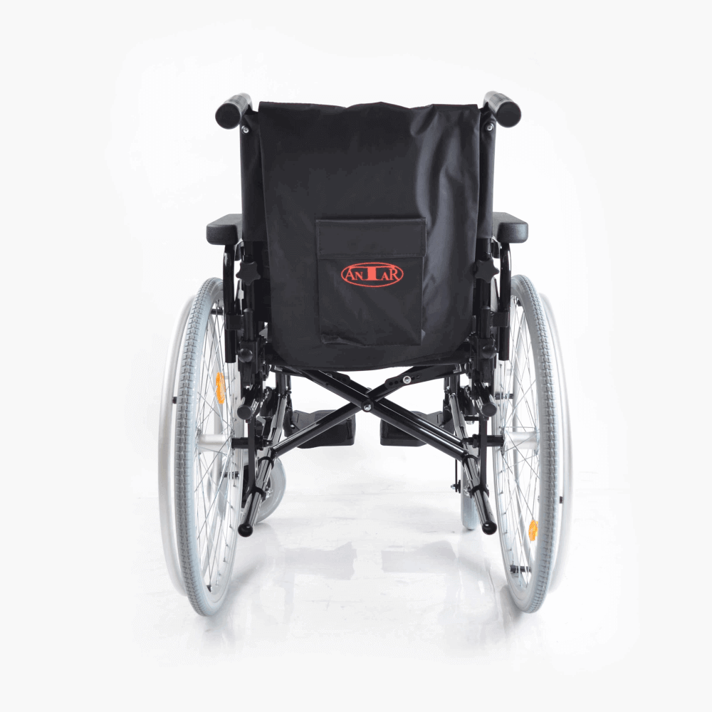 Aluminium Rollstuhl leicht Antar AT52302 faltbar, Rückansicht mit großen Rädern, stabil bis 120 kg, ideal für Alltag und Komfort