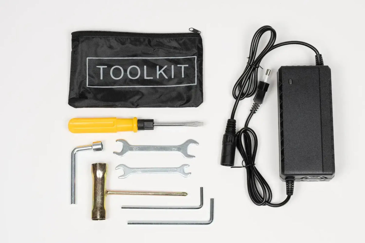 Zubehör-Set für elektrischer rollstuhl faltbar: Toolkit-Tasche, Schraubendreher, Inbusschlüssel, Maulschlüssel und Ladegerät