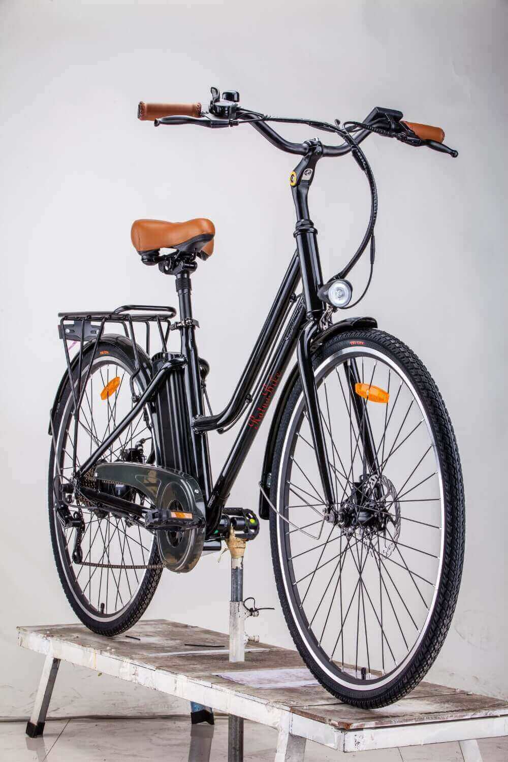 E-Bike Damen 27 Zoll Citybike mit Aluminiumrahmen, 250W Hinterradmotor, Gepäckträger und LED-Licht – schwarzes Damen E-Bike
