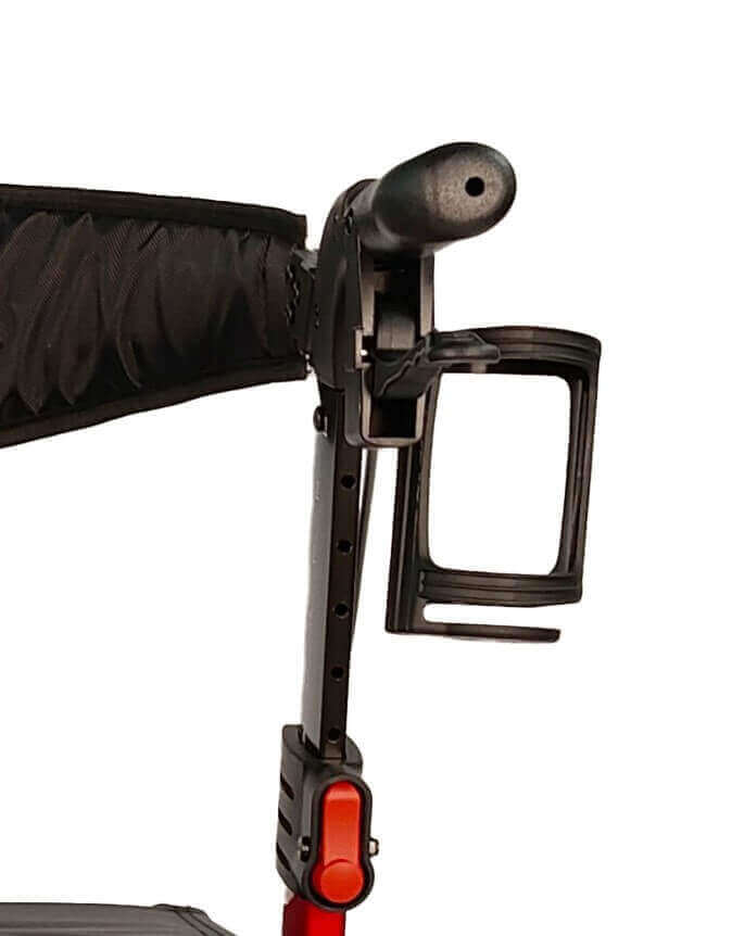 Outdoor Rollator Luftreifen Detail: höhenverstellbarer Griff mit Halterung für Getränke und Zubehör am Premium Outdoor-Rollator