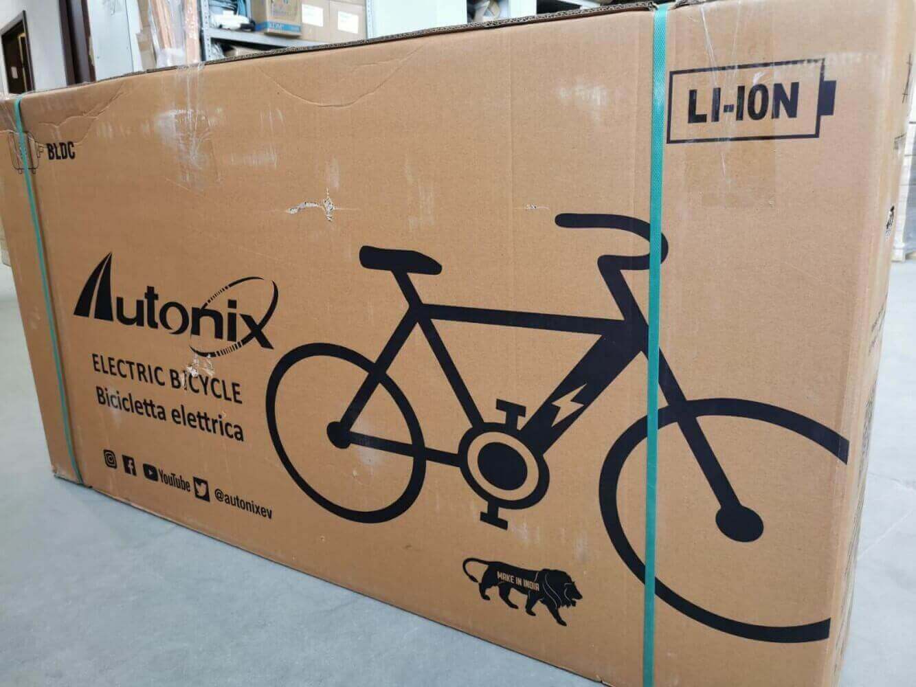 E-Bike Damen 26 Zoll ZF10 Urban Bike B-Ware Angebot im Versandkarton, Autonix Electric Bicycle Verpackung mit LI-ION Hinweis