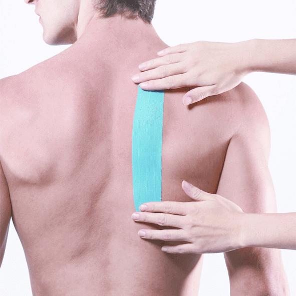 Alt Tag: Kinesiologisches Tape Großpackung Maxtaping A+ als Physio Tape am Rücken zur Muskel- und Gelenkstabilisierung im Sport