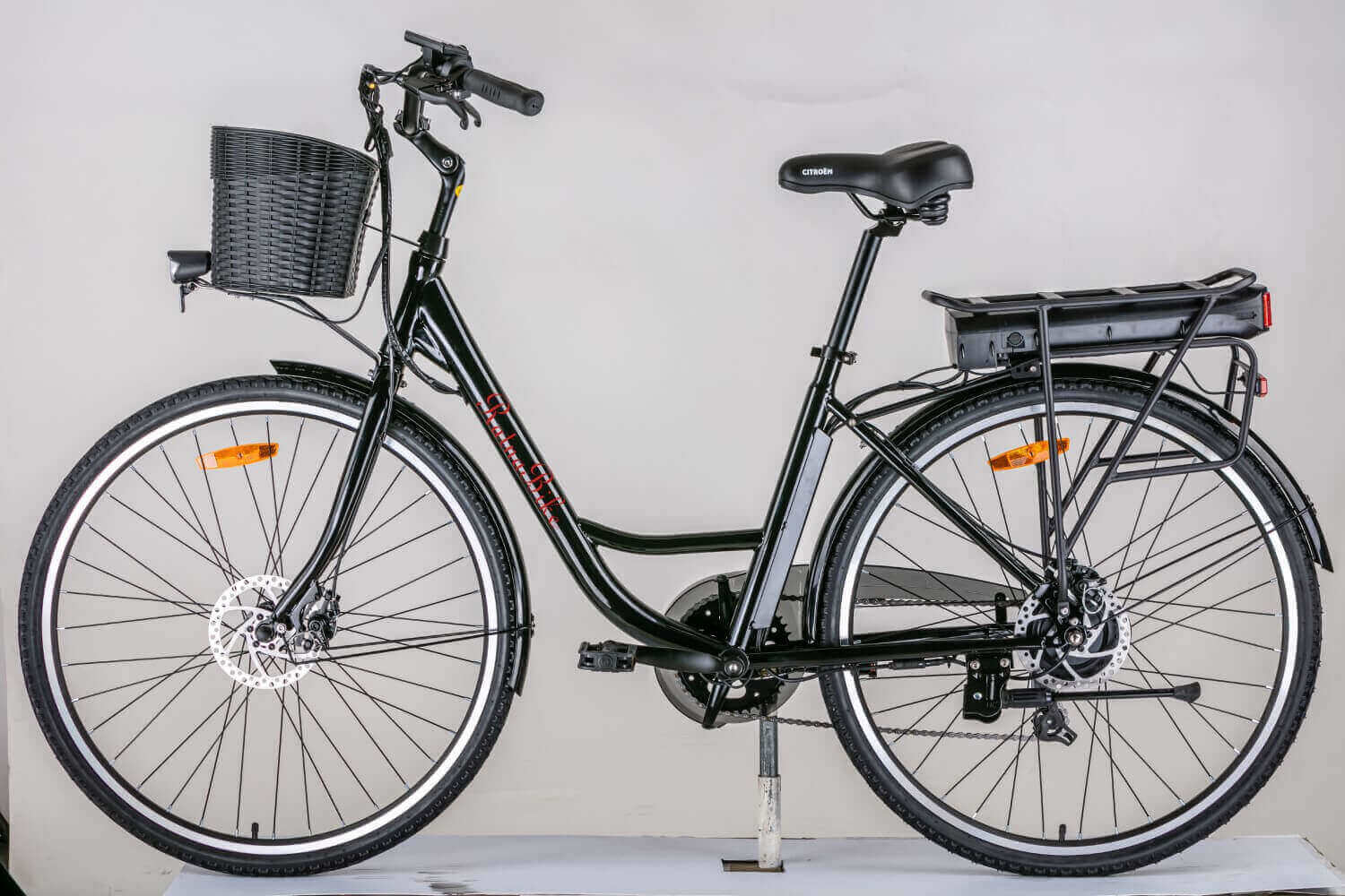 Damen City E-Bike 26 Zoll ZF10 26 Zoll, schwarzes City-Elektrofahrrad mit Korb vorn, Gepäckträger und Akku für Stadtverkehr