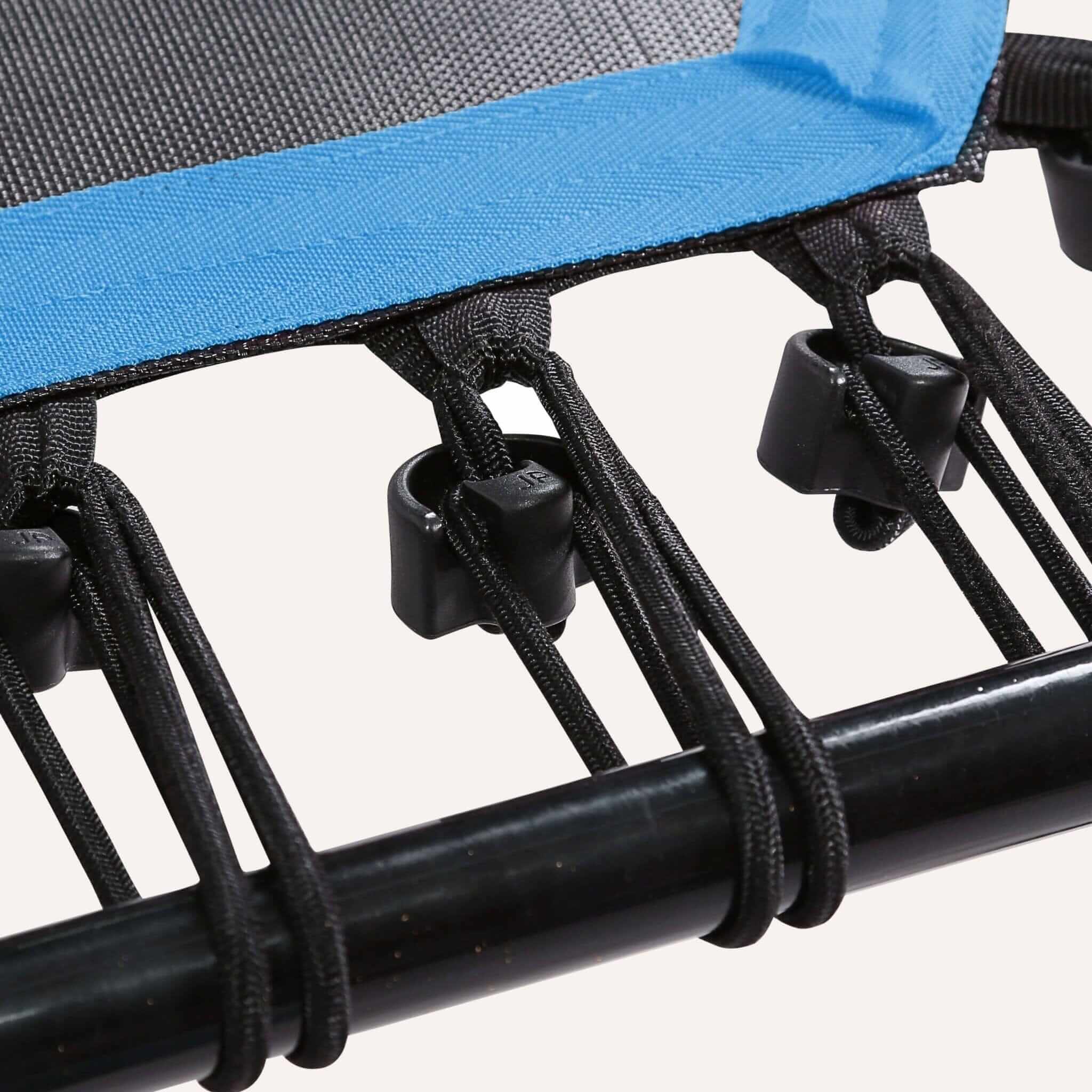 Höhenverstellbares Fitness Trampolin mit Haltestange – Detailansicht Gummiseilsystem mit elastischen Seilen und stabilem Rahmen